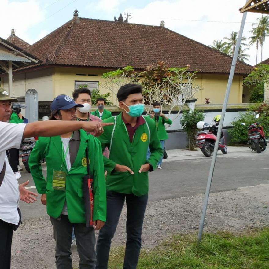   Mahasiswa KKN UNMAS Laksanakan Kegiatan Pengenalan Lingkungan Desa